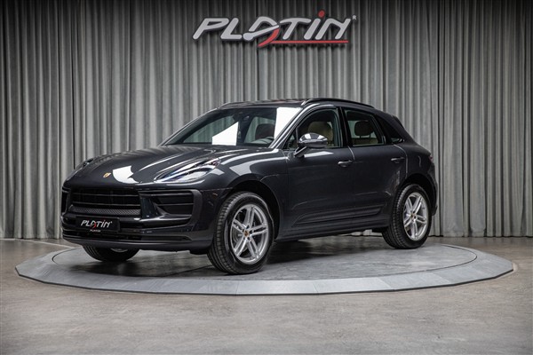 PORSCHE MACAN
